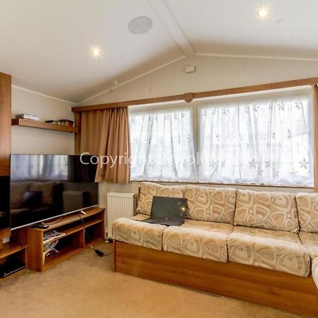 Отель 617 Seawick Jaywick Sands Экстерьер фото