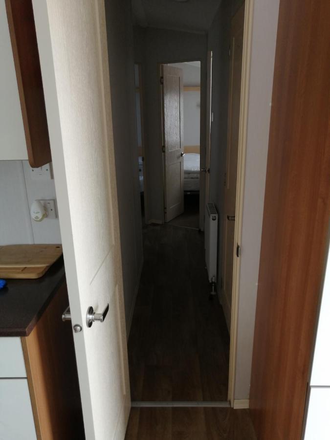 Отель 617 Seawick Jaywick Sands Экстерьер фото