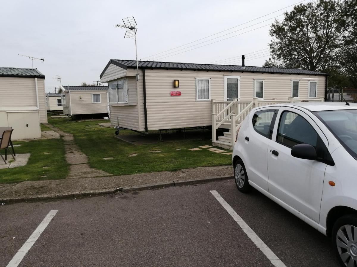 Отель 617 Seawick Jaywick Sands Экстерьер фото