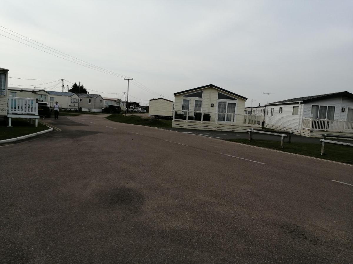 Отель 617 Seawick Jaywick Sands Экстерьер фото